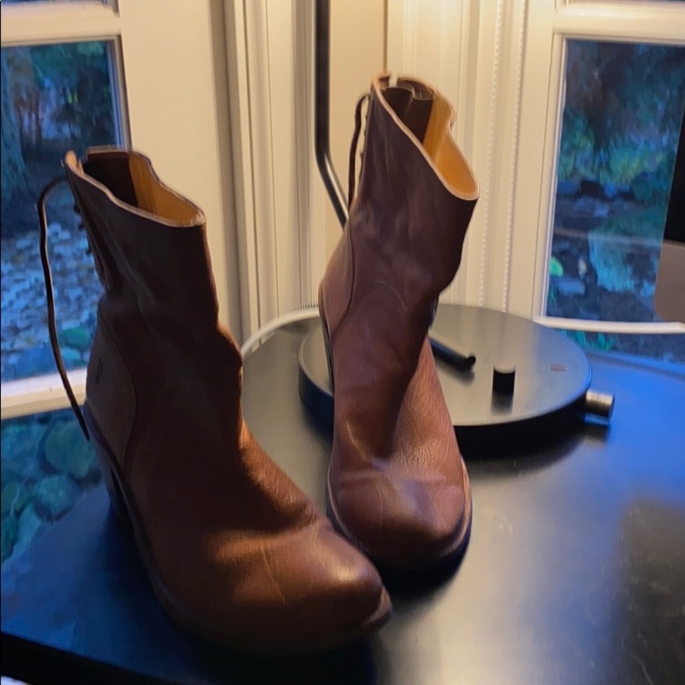 Boots. Frye - Picture 3 of 4